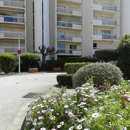 Apartment Avec Terrasse, Parking Privatif Et Proche - - Fr-1-251-772 *